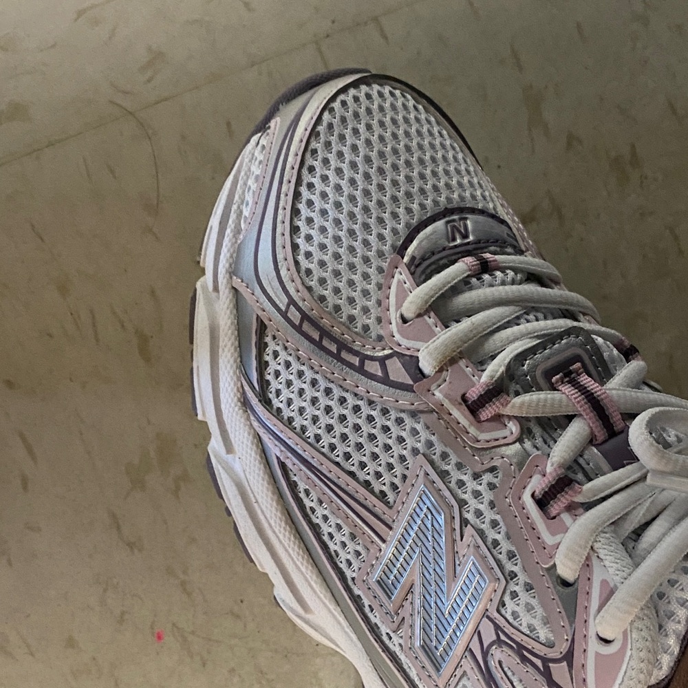 New Balance Women's Athletic Shoes - White and Pink